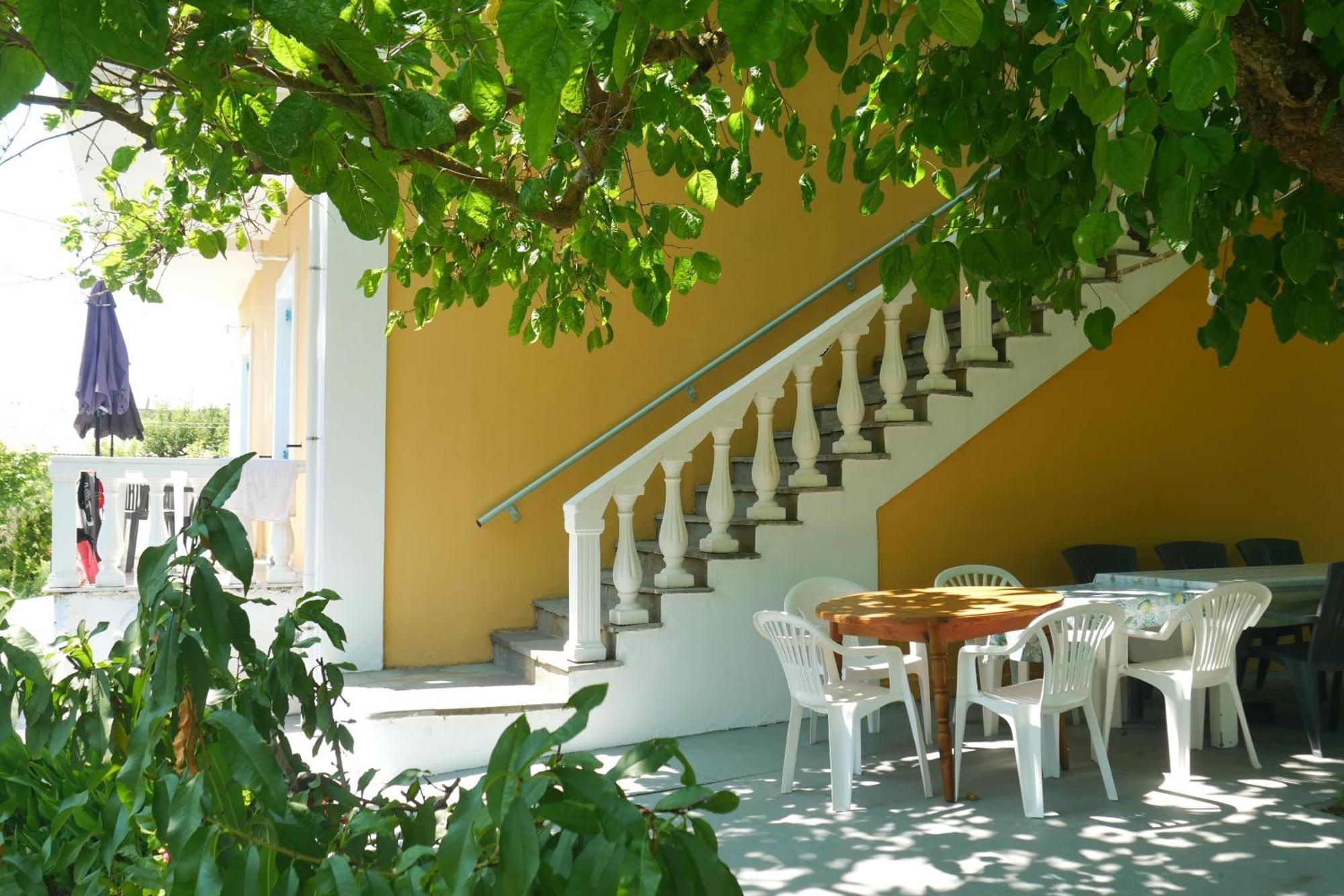 Villa Vania Gardenos Vitaládes Eksteriør billede
