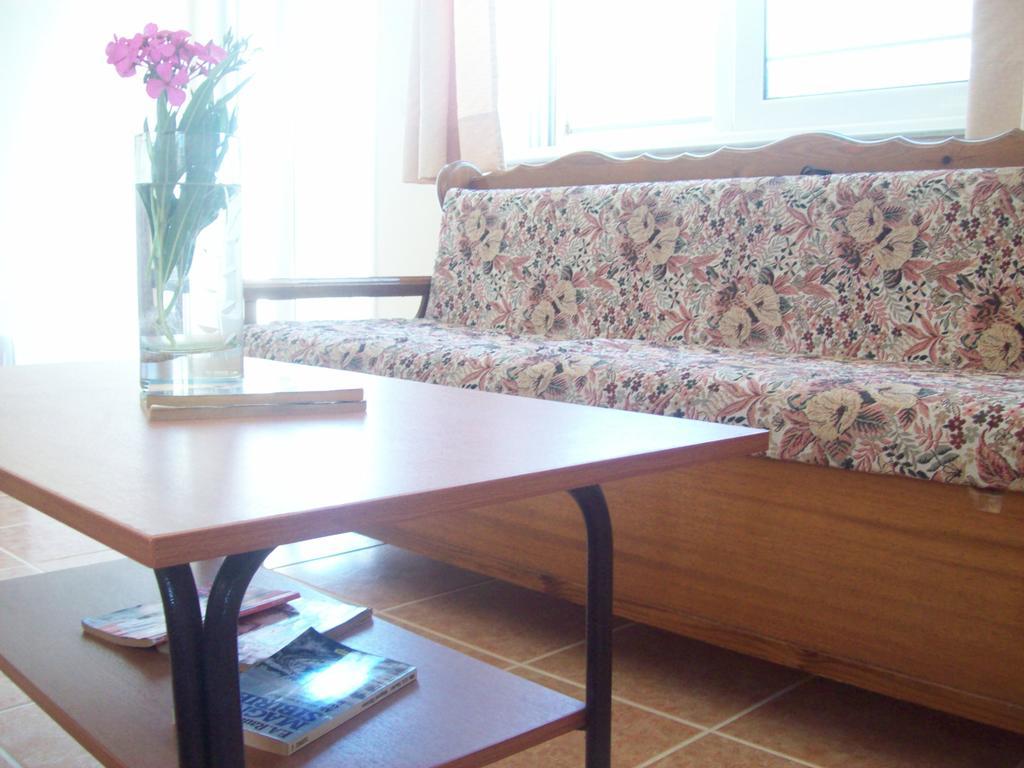 Villa Vania Gardenos Vitaládes Eksteriør billede